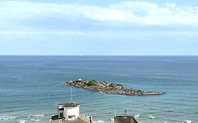Flat A 1 Quadra Da Praia Das Pitangueiras - Ar Condicionado - 6 Pessoas